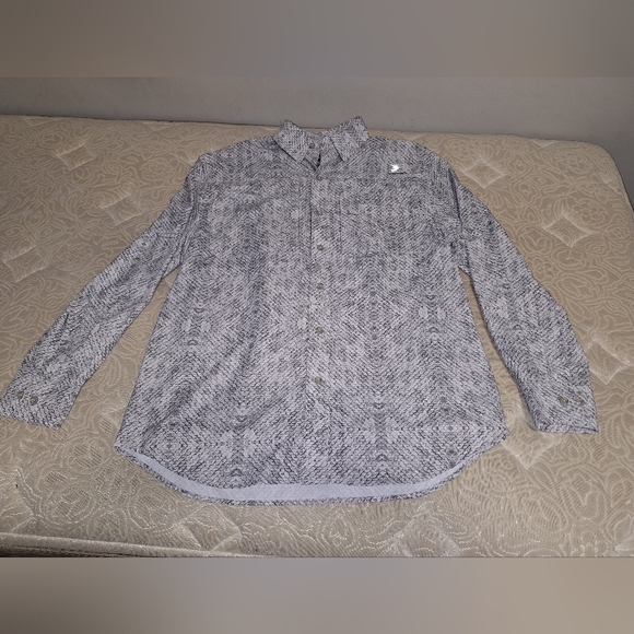 A Reel Legends men's medium long sleeve fishing shirt. Silver fishscale pattern - Picture 1 of 8